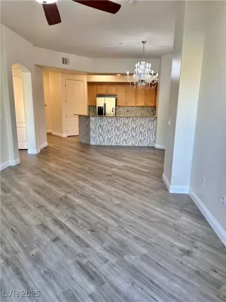 Photo #4: 2720777 Listing 