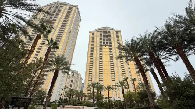 MLS: 2720793 Condo For Sale