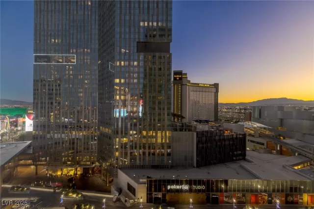 MLS: 2720795 Condo For Sale