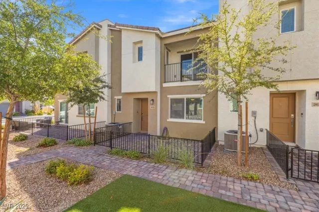 MLS: 2720811 Condo For Sale