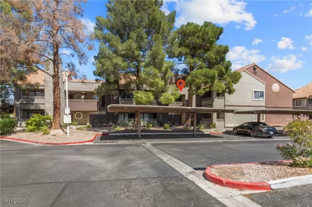 MLS: 2720814 Condo For Sale