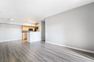 Photo #4: 2720826 Listing 