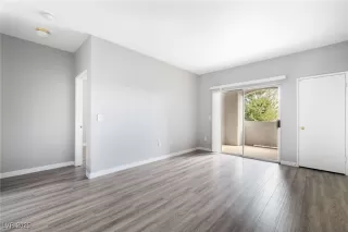 Photo #5: 2720826 Listing 