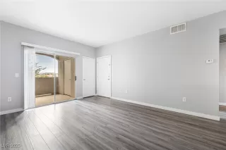 Photo #6: 2720826 Listing 