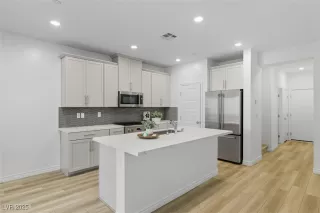 Photo #2: 2720830 Listing 