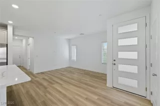 Photo #4: 2720830 Listing 