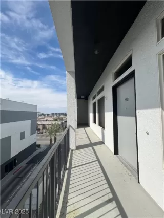 Photo #1: 2720848 Listing 