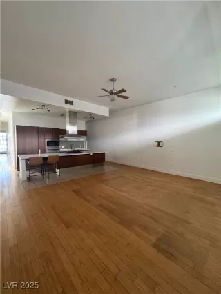 Photo #2: 2720848 Listing 