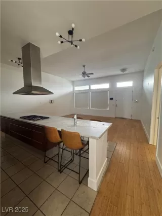 Photo #3: 2720848 Listing 