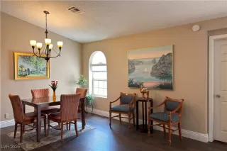 Photo #3: 2720858 Listing 