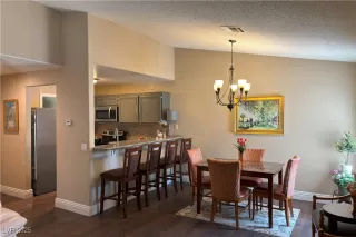 Photo #5: 2720858 Listing 