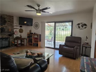 Photo #5: 2720860 Listing 