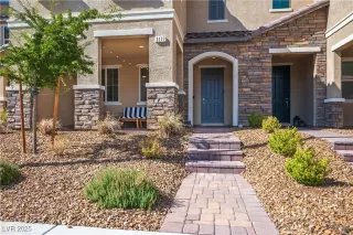 Photo #1: 2720876 Listing 