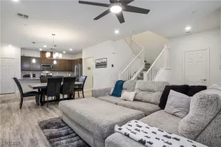 Photo #4: 2720876 Listing 