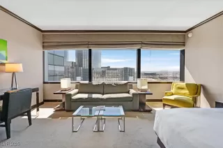 Photo #2: 2720886 Listing 