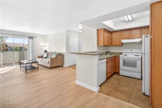 Photo #2: 2720892 Listing 