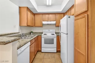 Photo #3: 2720892 Listing 