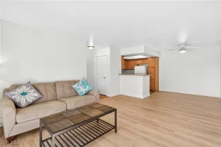 Photo #5: 2720892 Listing 