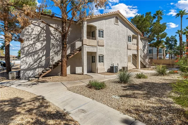 MLS: 2720899 Condo For Sale