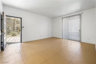 Photo #3: 2720899 Listing