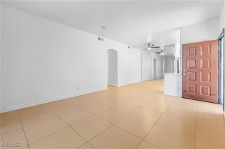 Photo #4: 2720899 Listing