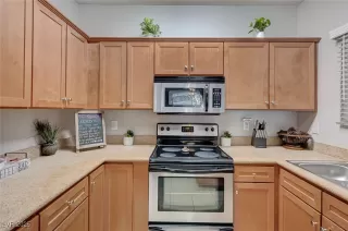 Photo #3: 2720900 Listing