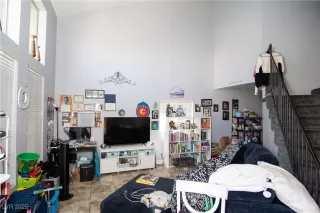 Photo #4: 2720905 Listing