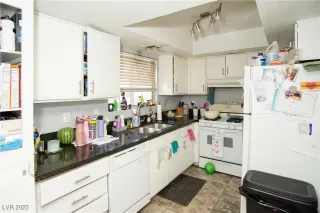 Photo #6: 2720905 Listing