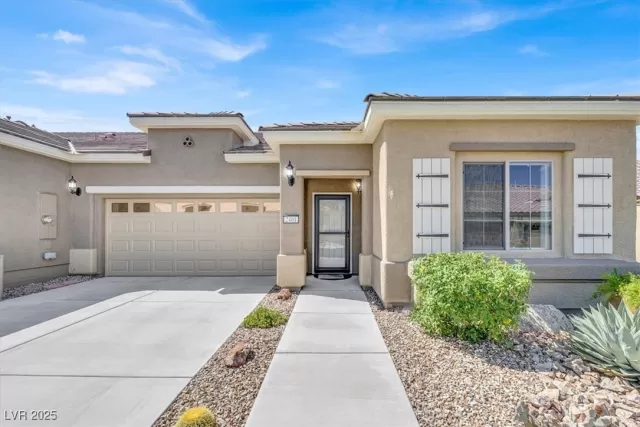 MLS: 2720929 Condo For Sale