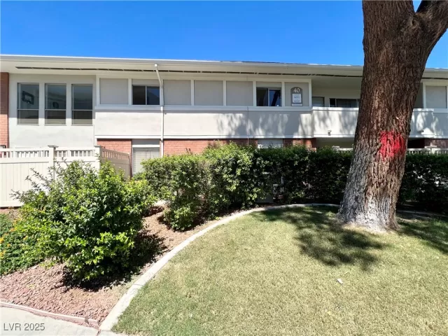 MLS: 2720941 Condo For Sale