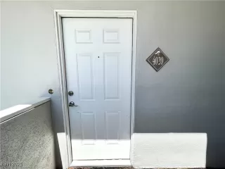 Photo #2: 2720941 Listing 