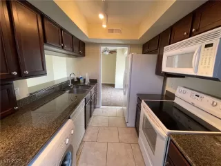 Photo #3: 2720941 Listing 