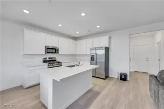 Photo #6: 2720946 Listing 