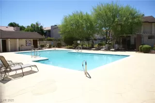 Photo #2: 2720957 Listing 