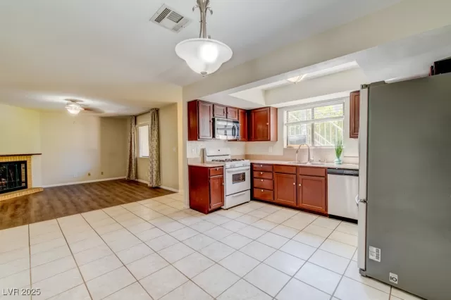 MLS: 2720961 Condo For Sale