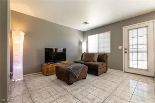 Photo #5: 2720962 Listing 