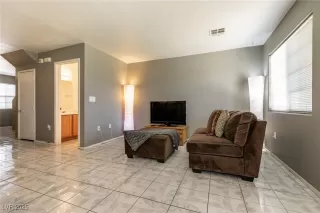 Photo #6: 2720962 Listing 