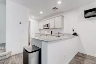 Photo #1: 2720964 Listing 