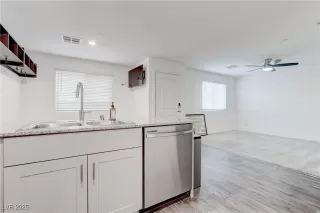 Photo #6: 2720964 Listing 