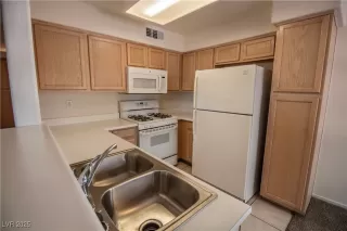 Photo #4: 2720965 Listing 