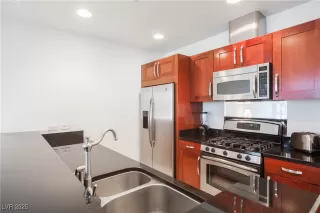 Photo #4: 2720982 Listing 