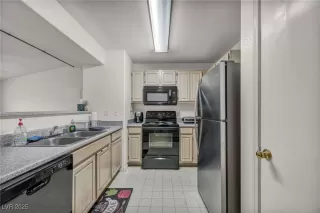 Photo #4: 2721002 Listing 