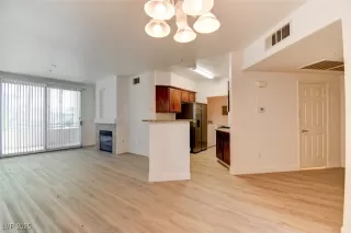 Photo #4: 2721017 Listing 