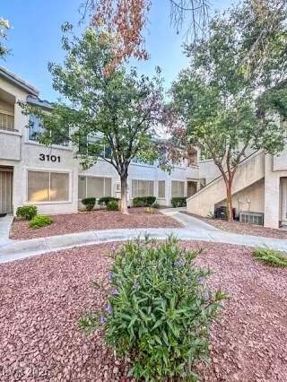 Photo #4: 2721029 Listing 