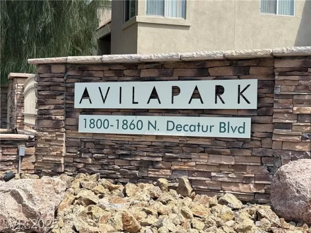 MLS: 2721035 Condo For Sale