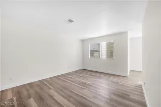 Photo #5: 2721035 Listing 