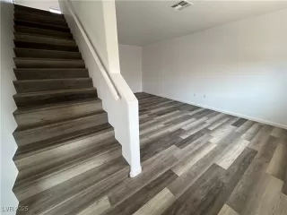 Photo #2: 2721060 Listing 