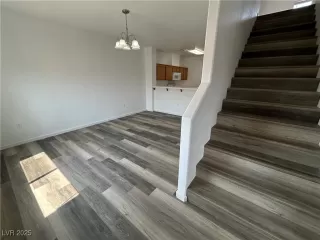 Photo #3: 2721060 Listing 