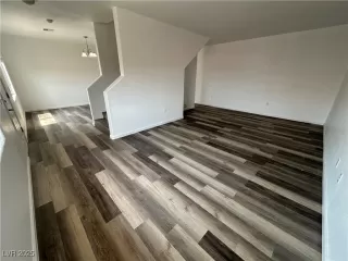 Photo #4: 2721060 Listing 