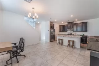 Photo #5: 2721065 Listing